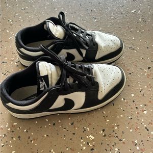 Black and white Dunks 9.5